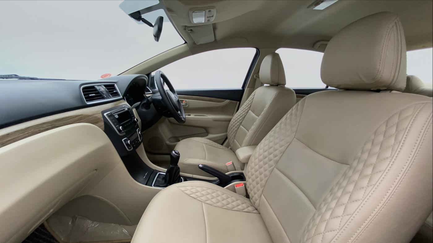 2019 Maruti Ciaz DELTA 1.5 SHVS MT PETROL, Petrol, Manual, 31,630 km, Right Side Front Door Cabin