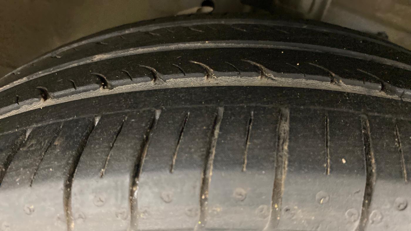 2019 Maruti Ciaz DELTA 1.5 SHVS MT PETROL, Petrol, Manual, 31,630 km, Right Front Tyre Tread