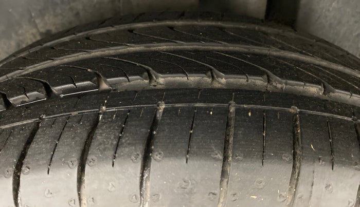 2019 Maruti Ciaz DELTA 1.5 SHVS MT PETROL, Petrol, Manual, 31,630 km, Left Rear Tyre Tread