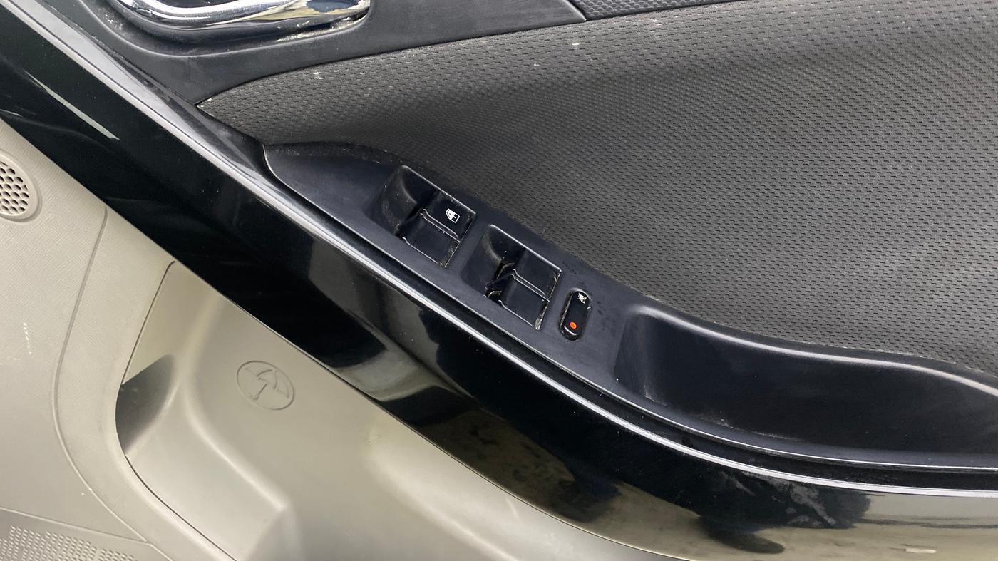 2019 Tata NEXON XZA PLUS PETROL, Petrol, Automatic, 56,674 km, Driver Side Door Panels Control