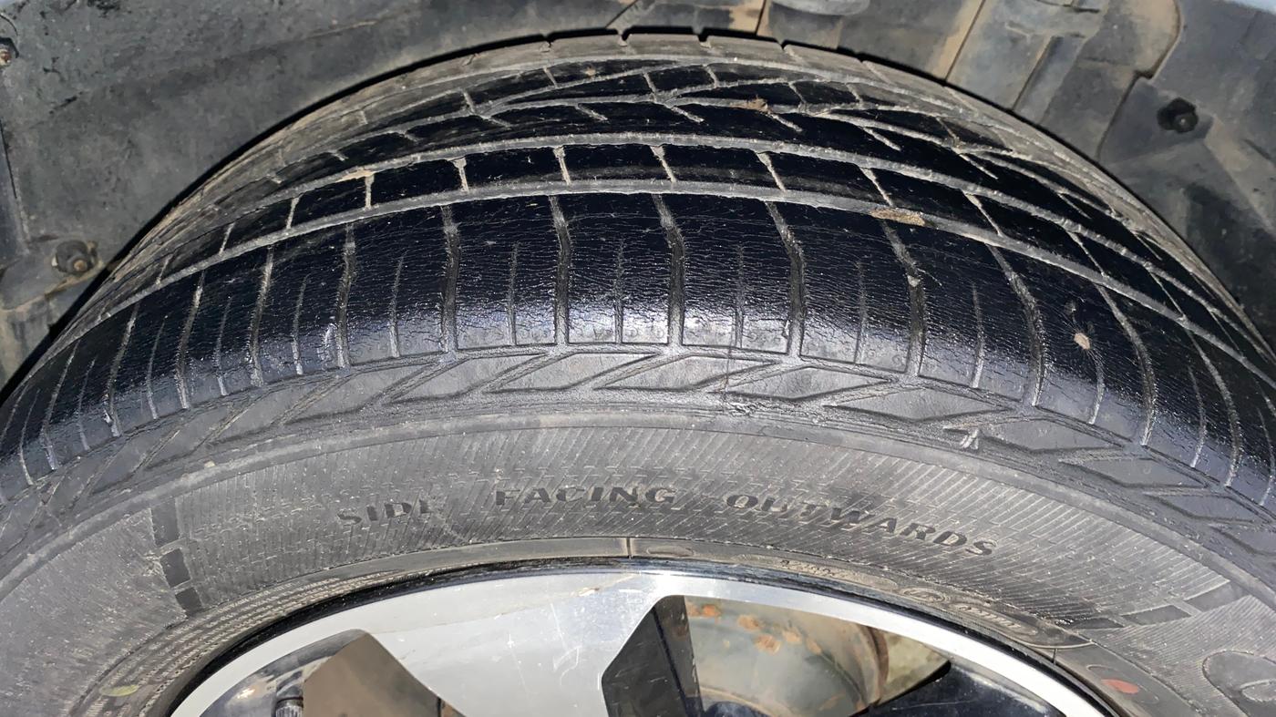2019 Tata NEXON XZA PLUS PETROL, Petrol, Automatic, 56,674 km, Left Rear Tyre Tread