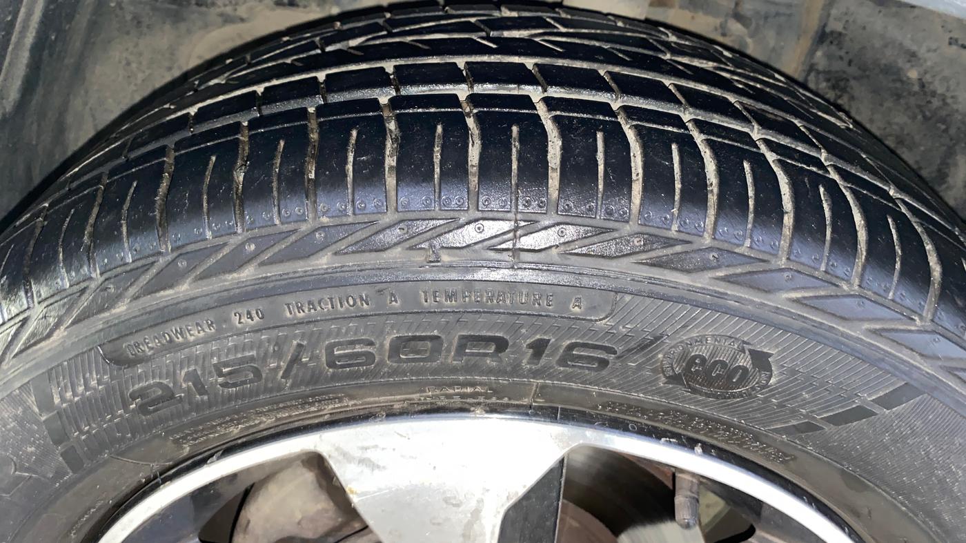 2019 Tata NEXON XZA PLUS PETROL, Petrol, Automatic, 56,674 km, Left Front Tyre Tread