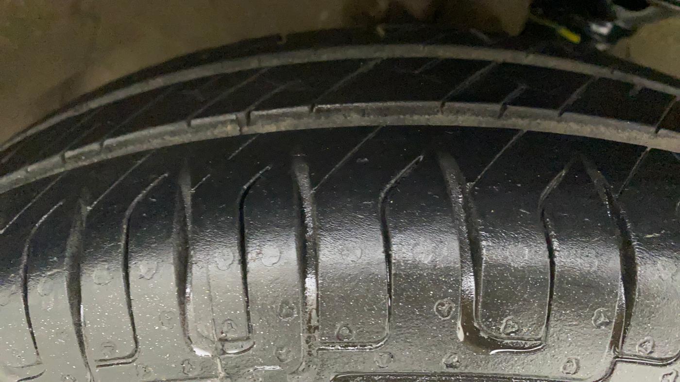 2012 Maruti Wagon R 1.0 LXI CNG, CNG, Manual, 41,472 km, Right Front Tyre Tread