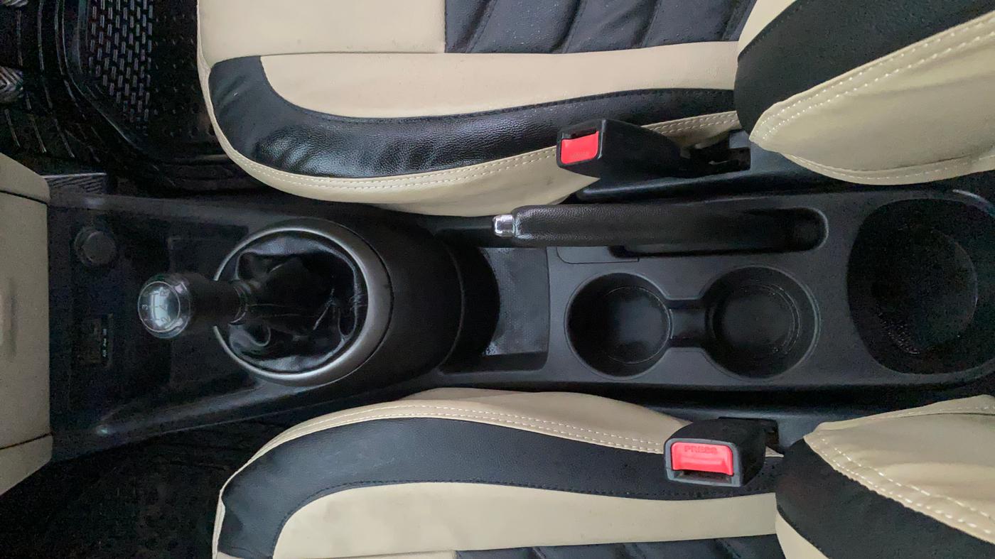 2013 Hyundai i20 MAGNA (O) 1.2, Petrol, Manual, 1,07,680 km, Gear Lever