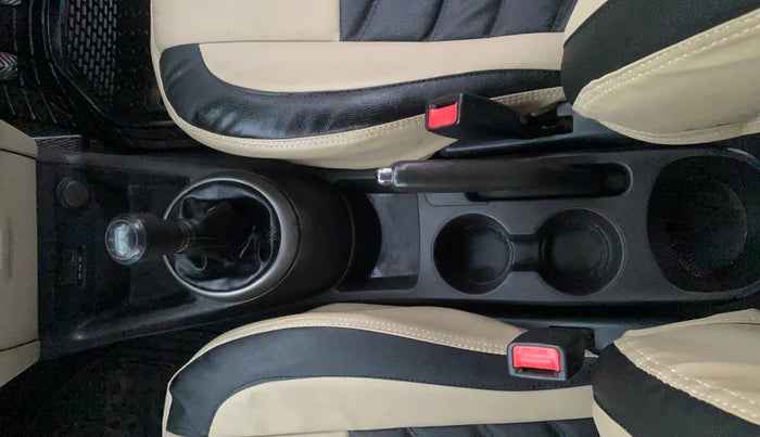 2013 Hyundai i20 MAGNA (O) 1.2, Petrol, Manual, 1,07,680 km, Gear Lever