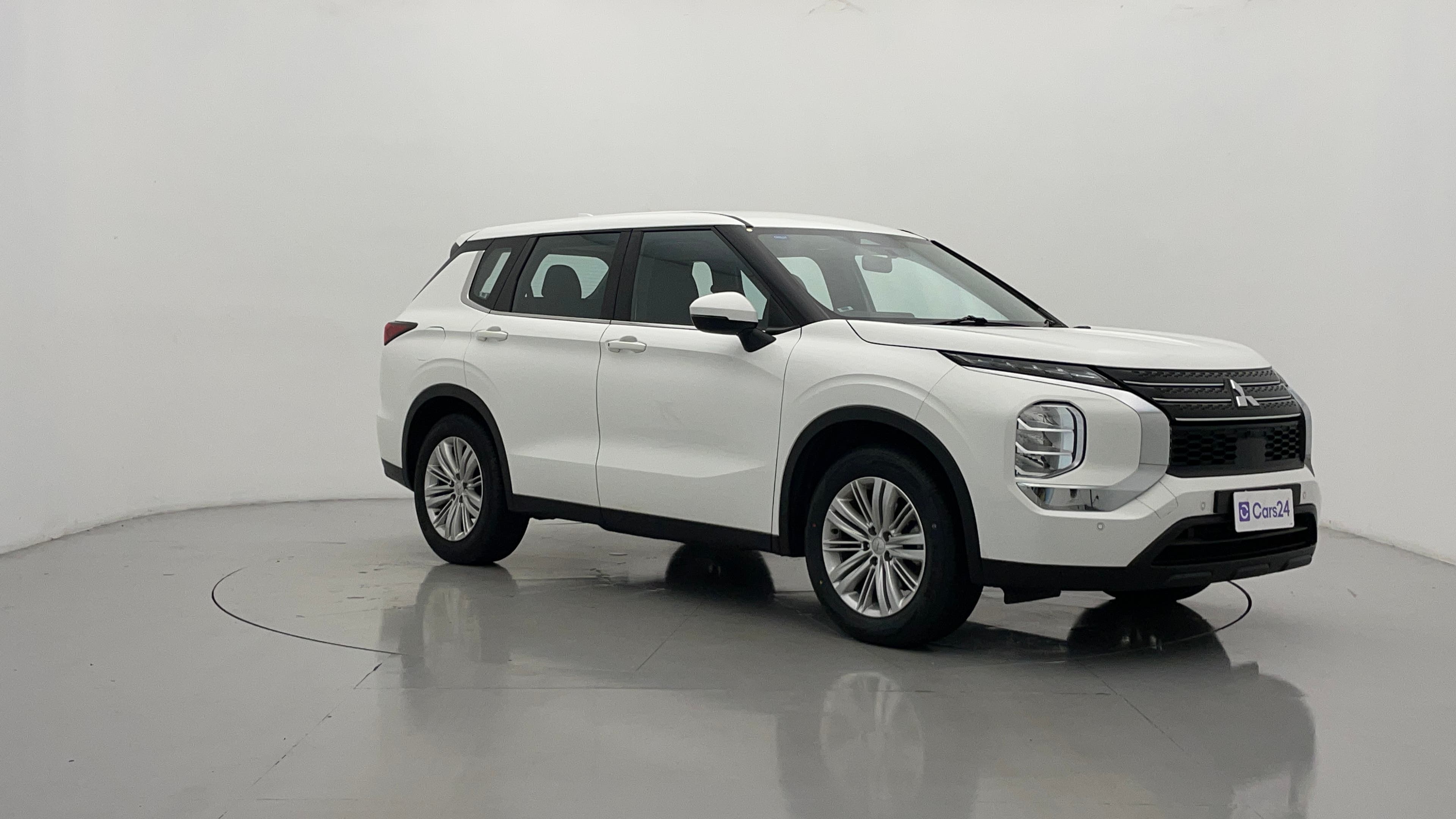 Mitsubishi Outlander image