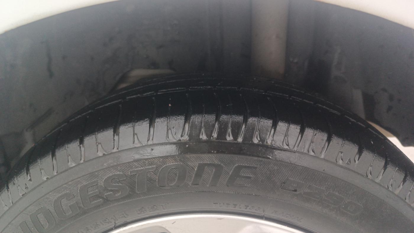 2016 Ford New Figo TITANIUM 1.5 PETROL AT, Petrol, Automatic, 63,598 km, Left Rear Tyre Tread