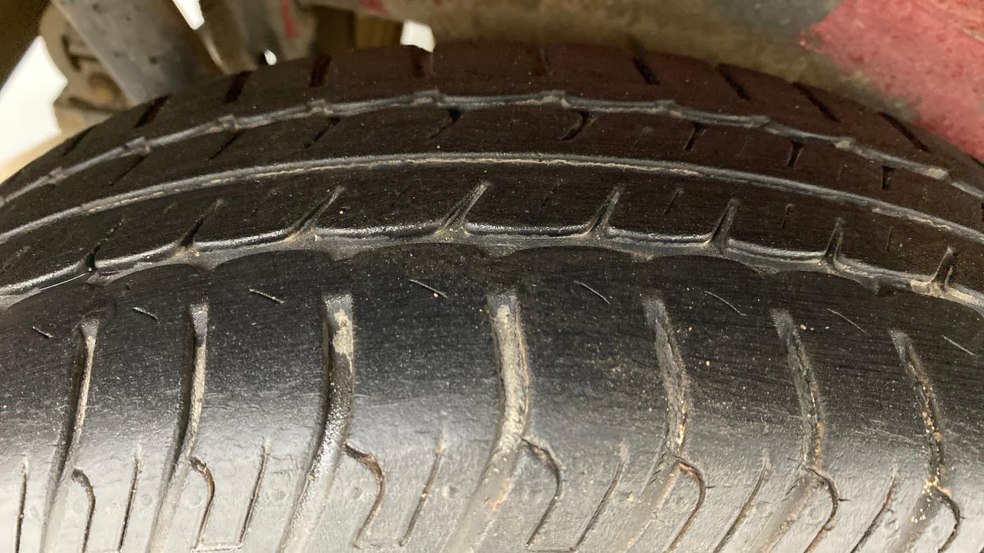 2014 Maruti Wagon R 1.0 VXI, Petrol, Manual, 18,870 km, Right Rear Tyre Tread