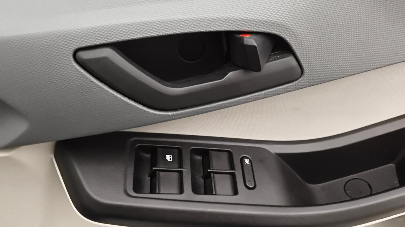 2025 Tata Tiago XT PETROL, Petrol, Manual, 11,252 km, Driver Side Door Panels Control