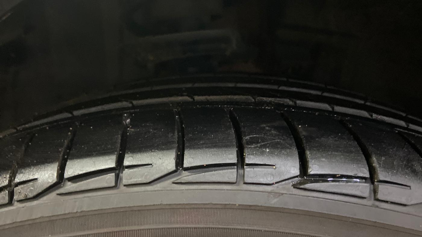 2020 Jeep Compass LIMITED PLUS DIESEL, Diesel, Manual, 1,14,892 km, Right Front Tyre Tread