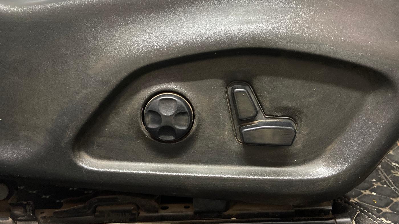 2020 Jeep Compass LIMITED PLUS DIESEL, Diesel, Manual, 1,14,892 km, Driver Side Adjustment Panel