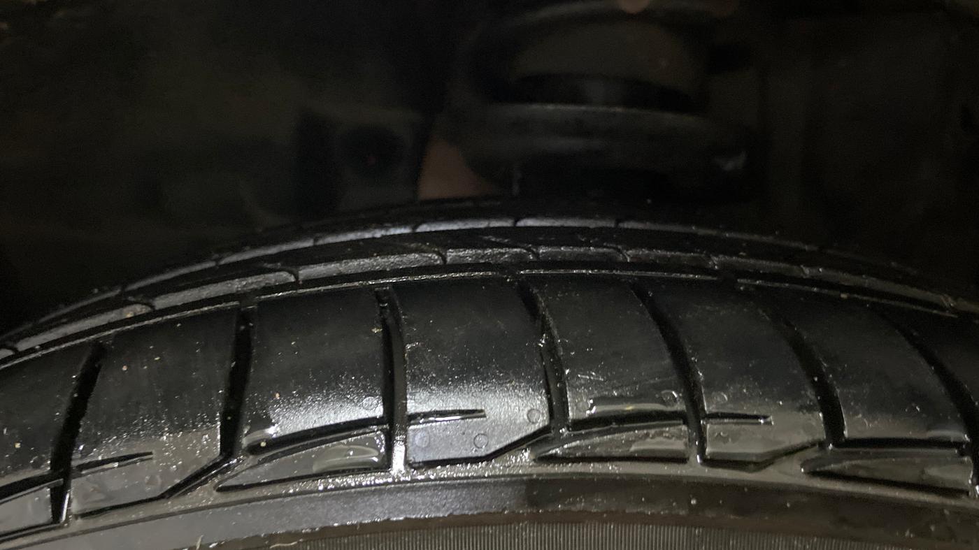 2020 Jeep Compass LIMITED PLUS DIESEL, Diesel, Manual, 1,14,892 km, Left Front Tyre Tread
