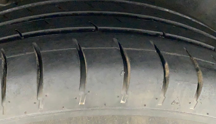2017 Maruti Swift VXI, Petrol, Manual, 47,727 km, Right Rear Tyre Tread