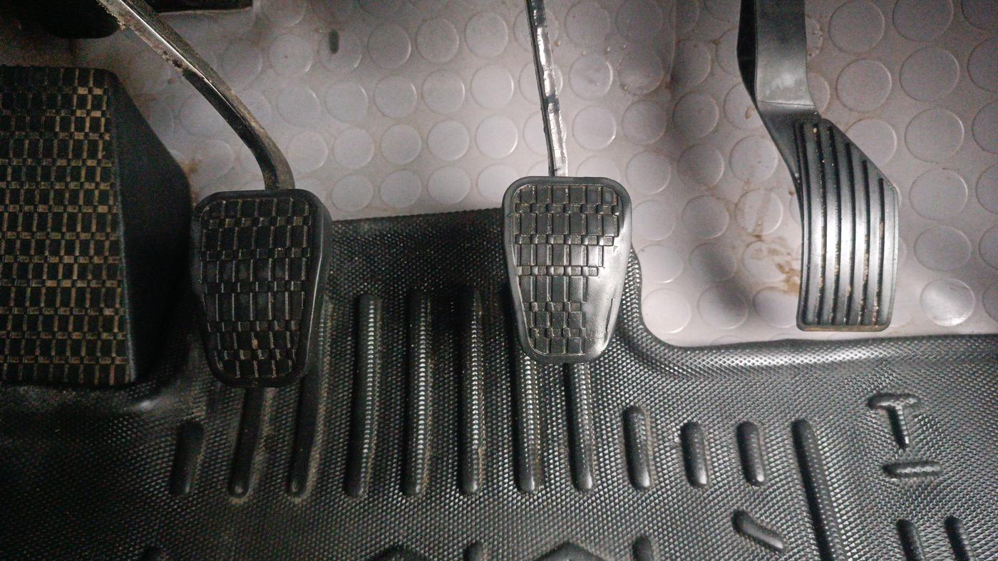 2022 Tata PUNCH ACCOMPLISHED MT, Petrol, Manual, 87,278 km, Pedals