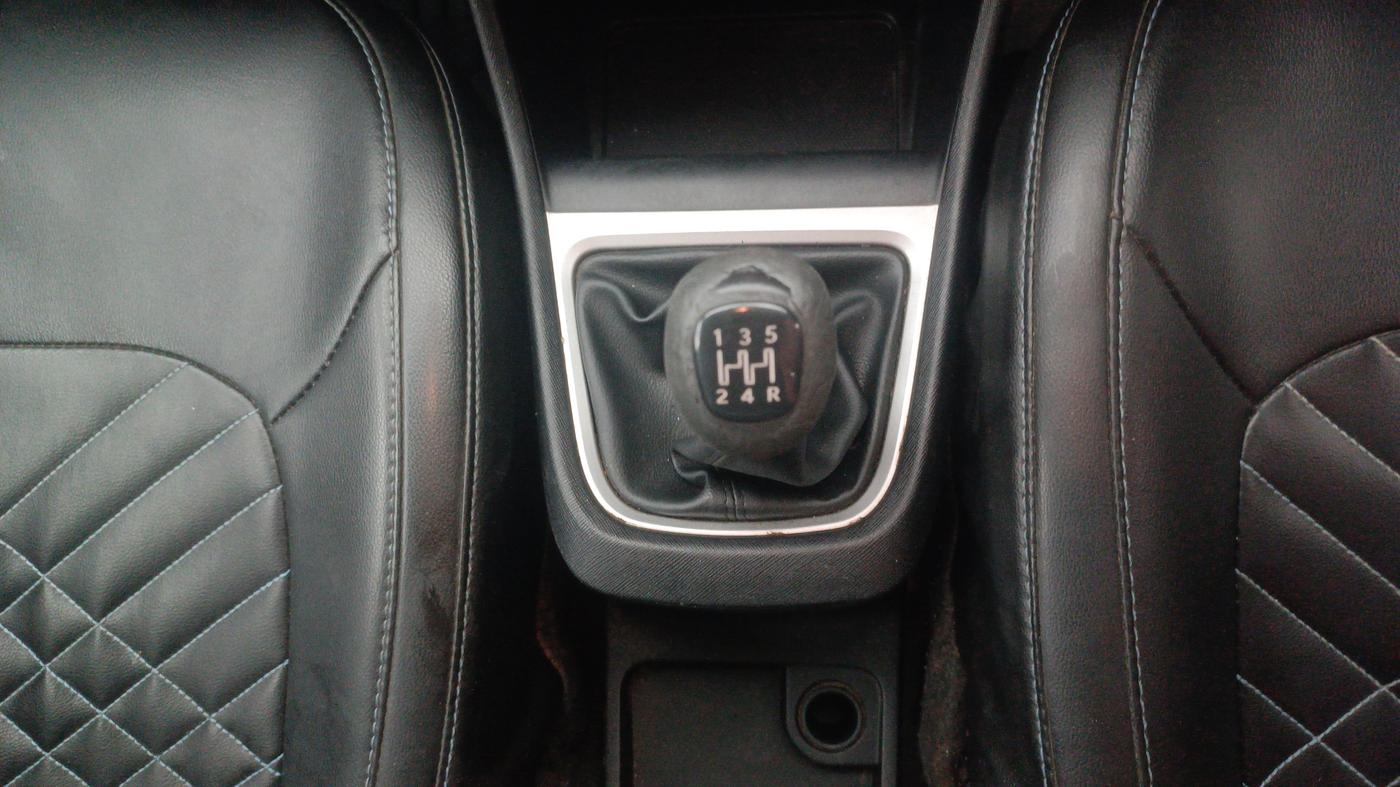 2022 Tata PUNCH ACCOMPLISHED MT, Petrol, Manual, 87,278 km, Gear Lever