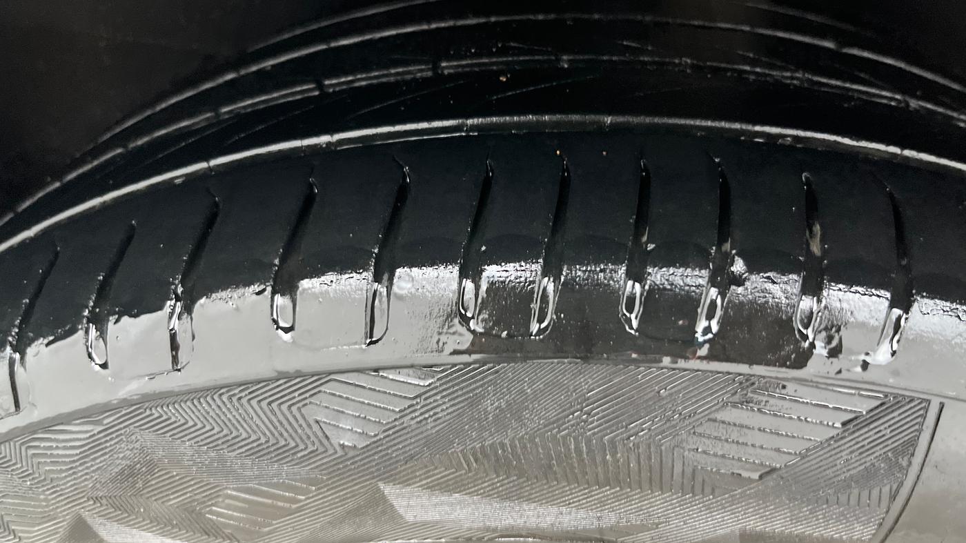 2021 MG ASTOR SAVVY 1.5 CVT, Petrol, Automatic, 42,141 km, Right Rear Tyre Tread