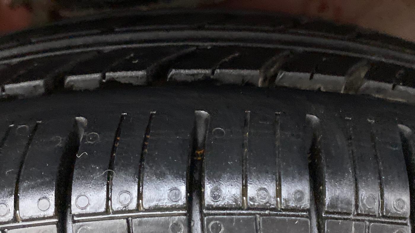 2011 Maruti Alto K10 VXI, Petrol, Manual, 33,454 km, Right Front Tyre Tread