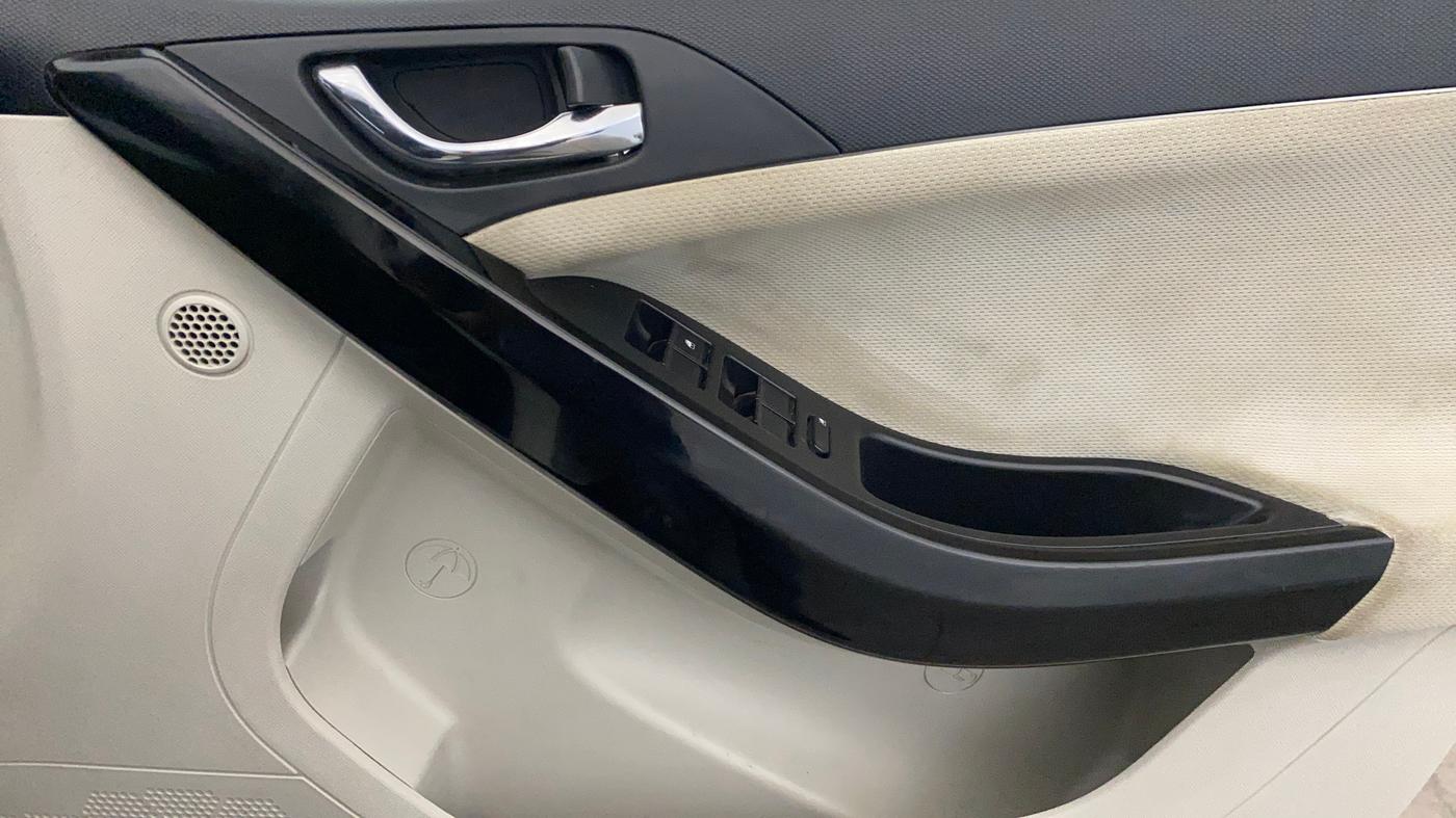 2022 Tata NEXON XZ PETROL, Petrol, Manual, 23,082 km, Driver Side Door Panels Control