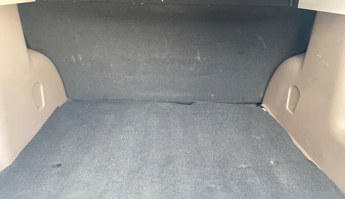 2017 Renault Duster 85 PS RXE DIESEL, Diesel, Manual, 37,290 km, Boot Inside