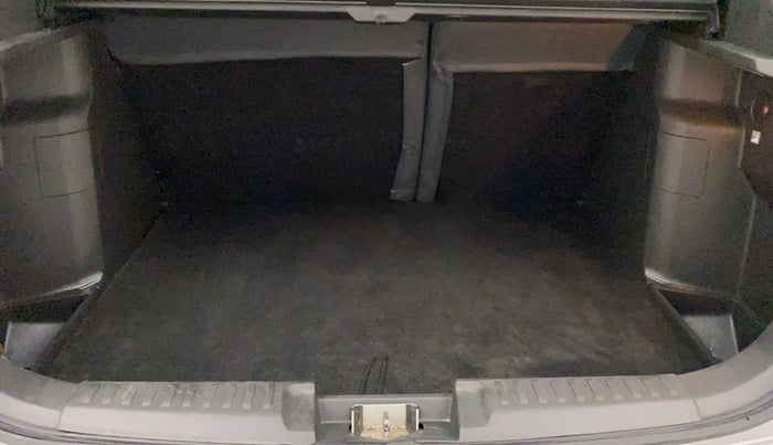 2016 Maruti Vitara Brezza ZDI, Diesel, Manual, 80,419 km, Boot Inside