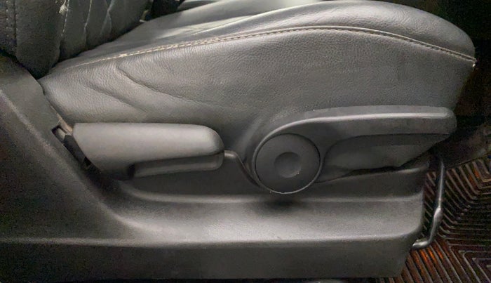 2016 Maruti Vitara Brezza ZDI, Diesel, Manual, 80,419 km, Driver Side Adjustment Panel
