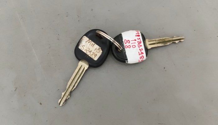 2013 Hyundai i10 MAGNA 1.2, Petrol, Manual, 1,04,045 km, Key Close Up