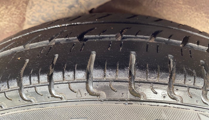 2012 Hyundai i10 MAGNA 1.1, Petrol, Manual, 92,905 km, Left Rear Tyre Tread