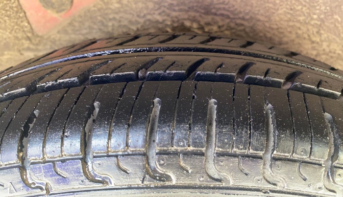 2012 Hyundai i10 MAGNA 1.1, Petrol, Manual, 92,905 km, Right Rear Tyre Tread