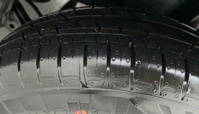 2013 Hyundai Grand i10 MAGNA 1.2 VTVT, Petrol, Manual, 44,113 km, Left Rear Tyre Tread