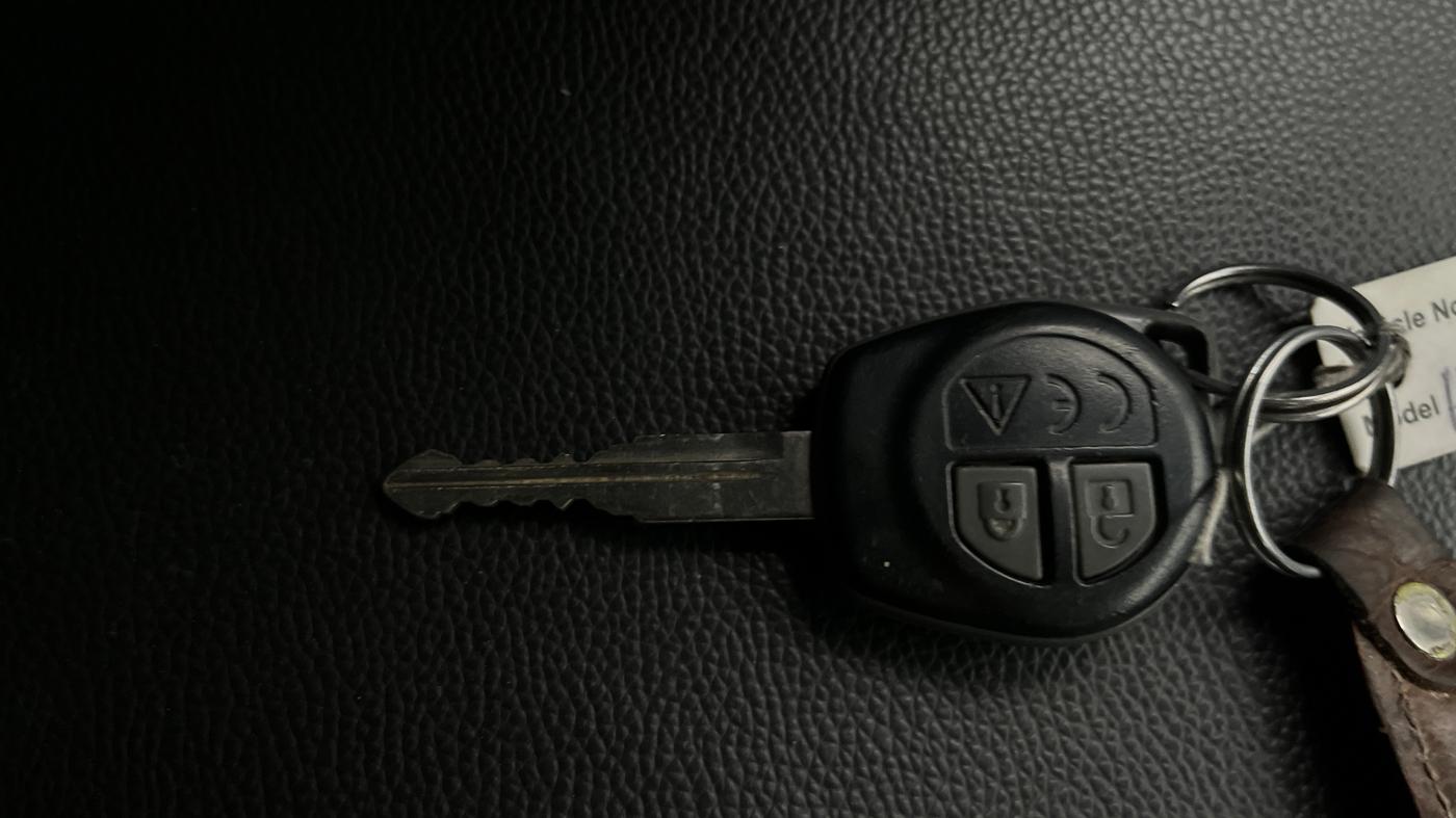 2023 Maruti BREZZA VXI SMART HYBRID, Petrol, Manual, 50,451 km, Key Close Up