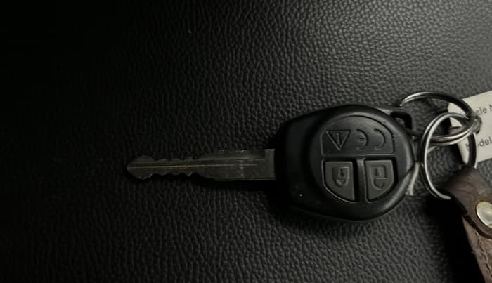 2023 Maruti BREZZA VXI SMART HYBRID, Petrol, Manual, 50,451 km, Key Close Up