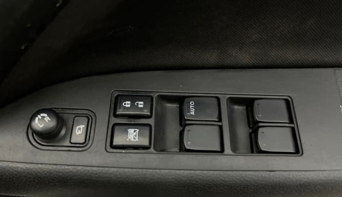 2023 Maruti BREZZA VXI SMART HYBRID, Petrol, Manual, 50,451 km, Driver Side Door Panels Control
