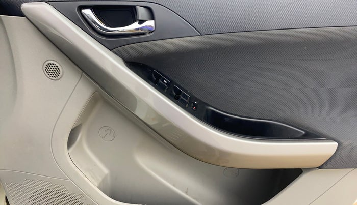 2019 Tata NEXON XZA PLUS PETROL, Petrol, Automatic, 99,614 km, Driver Side Door Panels Control