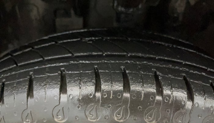 2021 Renault Kwid RXT 1.0 AMT (O), Petrol, Automatic, 16,313 km, Left Front Tyre Tread