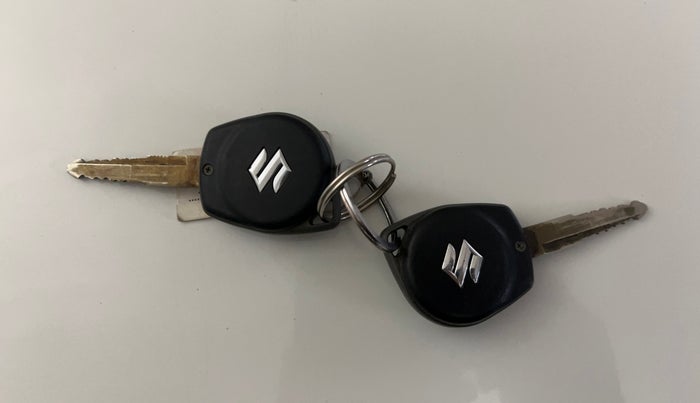 2017 Maruti Dzire VXI AMT, Petrol, Automatic, 30,924 km, Key Close Up