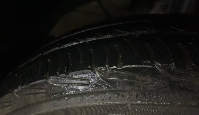 2017 Maruti Dzire VXI AMT, Petrol, Automatic, 30,924 km, Left Front Tyre Tread