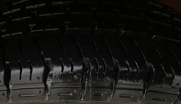 2015 Maruti Alto K10 VXI, Petrol, Manual, 25,462 km, Right Front Tyre Tread