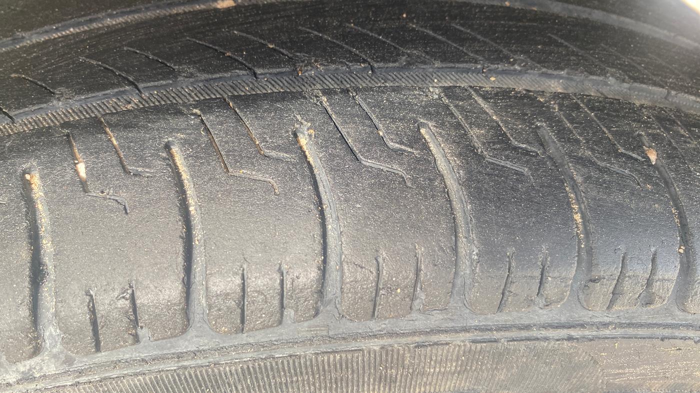 2015 Hyundai Elite i20 MAGNA 1.2, Petrol, Manual, 33,459 km, Left Rear Tyre Tread