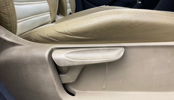 2016 Volkswagen Ameo HIGHLINE DSG 1.5 DIESEL , Diesel, Automatic, 64,960 km, Driver Side Adjustment Panel