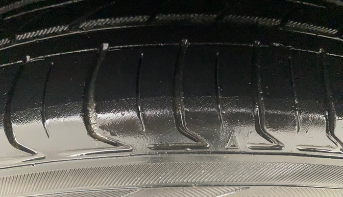 2016 Volkswagen Ameo HIGHLINE DSG 1.5 DIESEL , Diesel, Automatic, 64,960 km, Left Front Tyre Tread