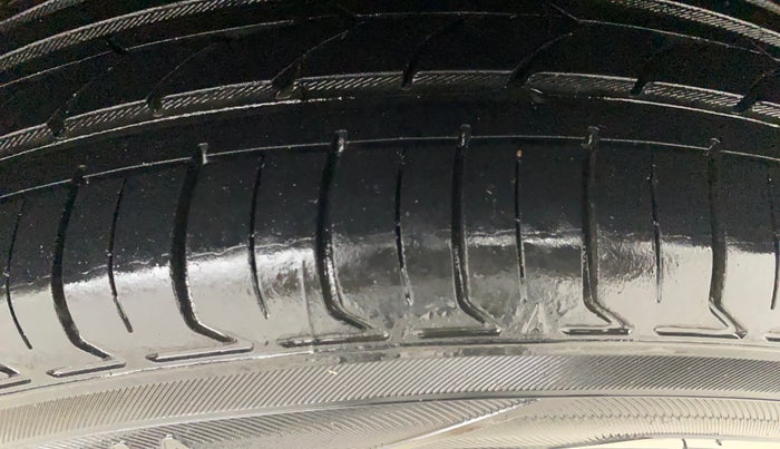 2016 Volkswagen Ameo HIGHLINE DSG 1.5 DIESEL , Diesel, Automatic, 64,960 km, Left Rear Tyre Tread