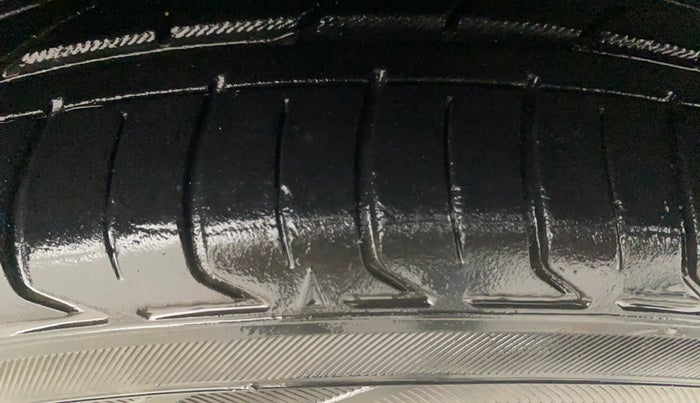 2016 Volkswagen Ameo HIGHLINE DSG 1.5 DIESEL , Diesel, Automatic, 64,960 km, Right Front Tyre Tread