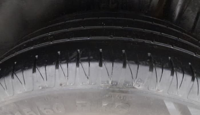 2021 Toyota URBAN CRUISER PREMIUM GRADE AT, Petrol, Automatic, 1,05,833 km, Left Rear Tyre Tread