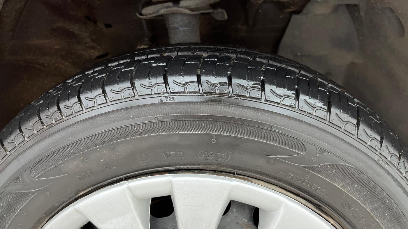 2015 Nissan Micra XL CVT, Petrol, Automatic, 21,028 km, Right Front Tyre Tread