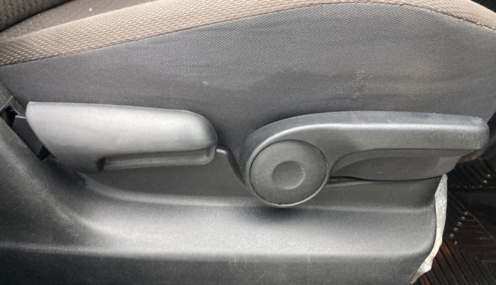 2021 Toyota URBAN CRUISER HIGH GRADE AT, Petrol, Automatic, 60,602 km, Driver Side Adjustment Panel