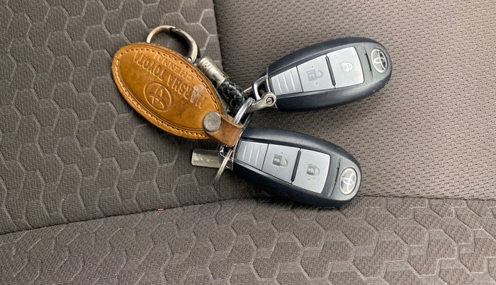 2021 Toyota URBAN CRUISER HIGH GRADE AT, Petrol, Automatic, 60,602 km, Key Close Up