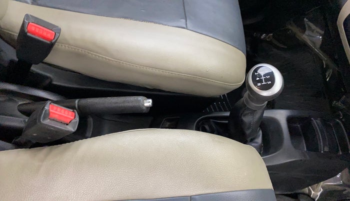 2014 Maruti Wagon R 1.0 VXI, Petrol, Manual, 70,406 km, Gear Lever