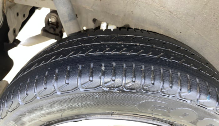 2014 Maruti Wagon R 1.0 VXI, Petrol, Manual, 70,406 km, Right Rear Tyre Tread