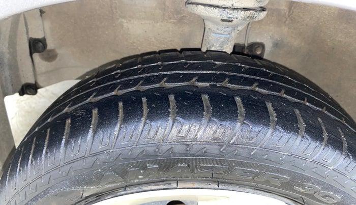 2014 Maruti Wagon R 1.0 VXI, Petrol, Manual, 70,406 km, Left Front Tyre Tread