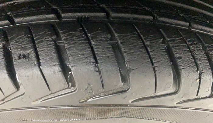 2018 Renault Kwid RXL, Petrol, Manual, 26,204 km, Left Front Tyre Tread